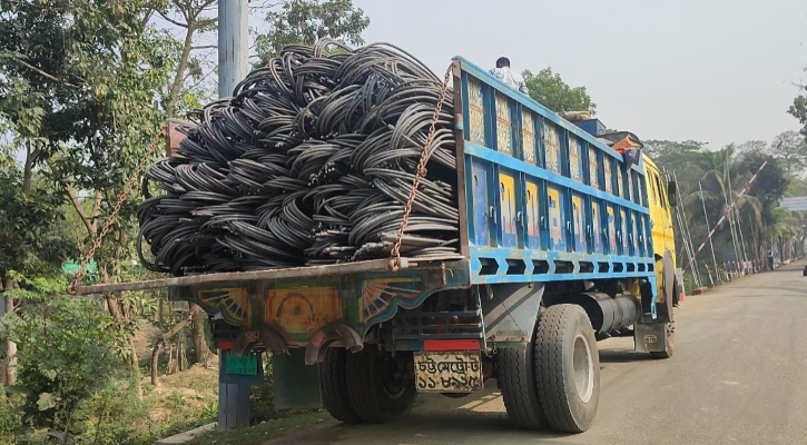 আখাউড়া স্থলবন্দর দিয়ে ৭৮ টন রড গেল ভারতে 